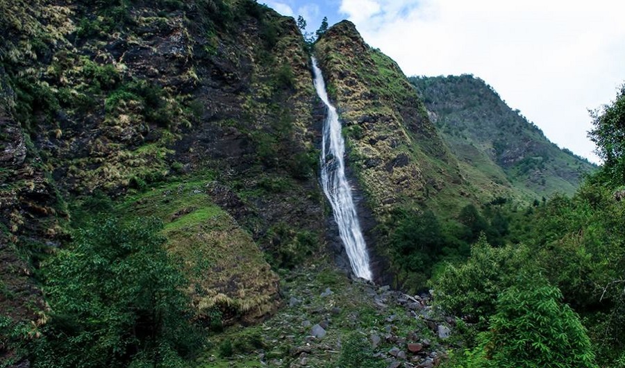 Birthi Waterfall, Munsiyari
