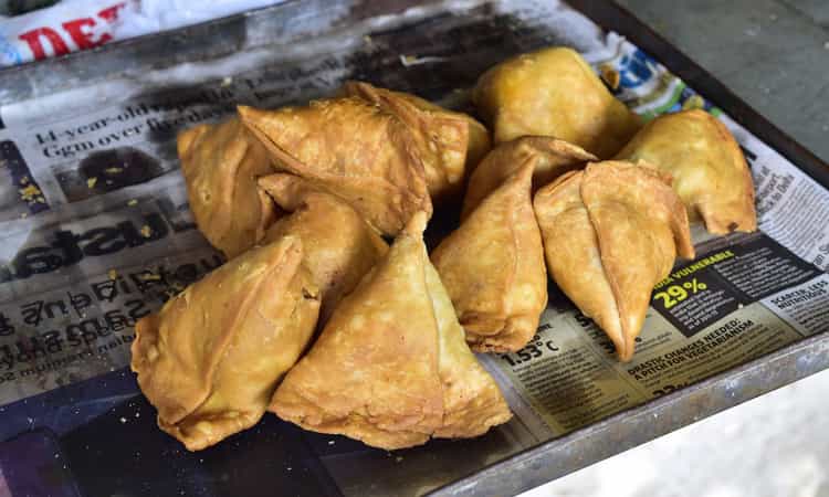 Samosa - best street food in Delhi